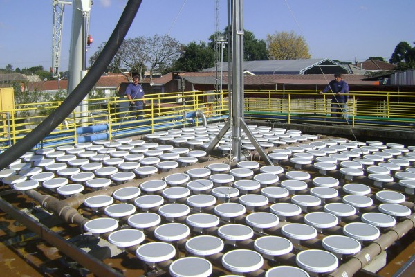 Sistema de aeração por ar difuso tipo disco removível skid 1