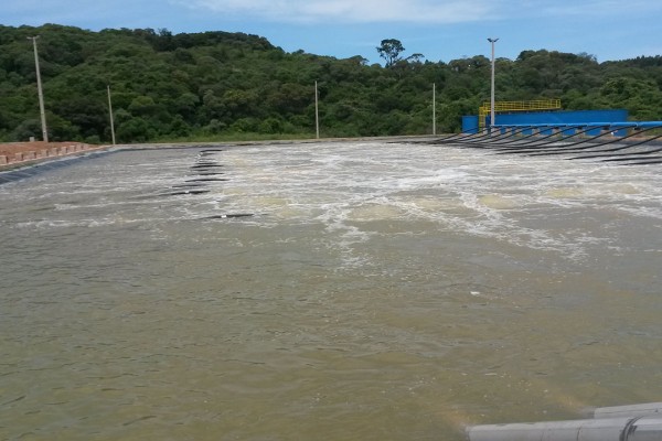 Sistema de aeração por ar difuso tipo tubo removível flutuante 2